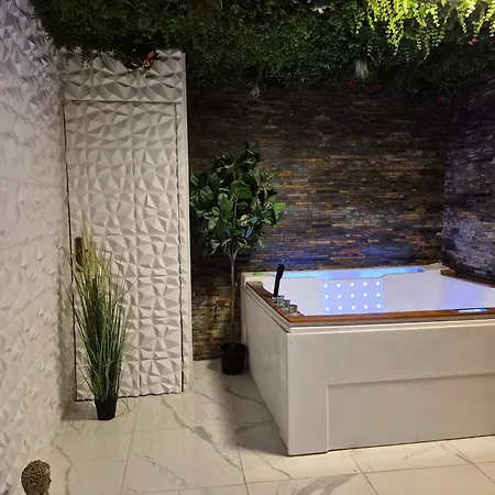 Les Bulles Medievales - Jaccuzi Et Sauna Apartment Carcassonne